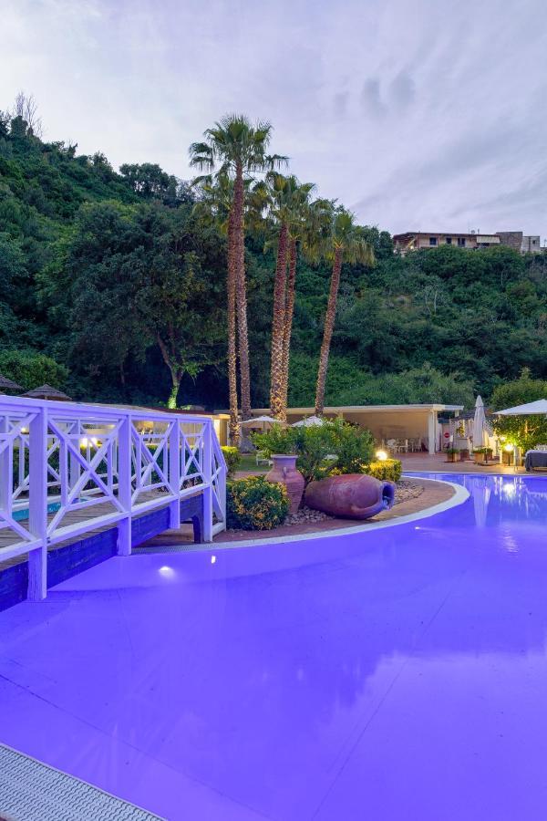 פוזולי Agave Hotel מראה חיצוני תמונה