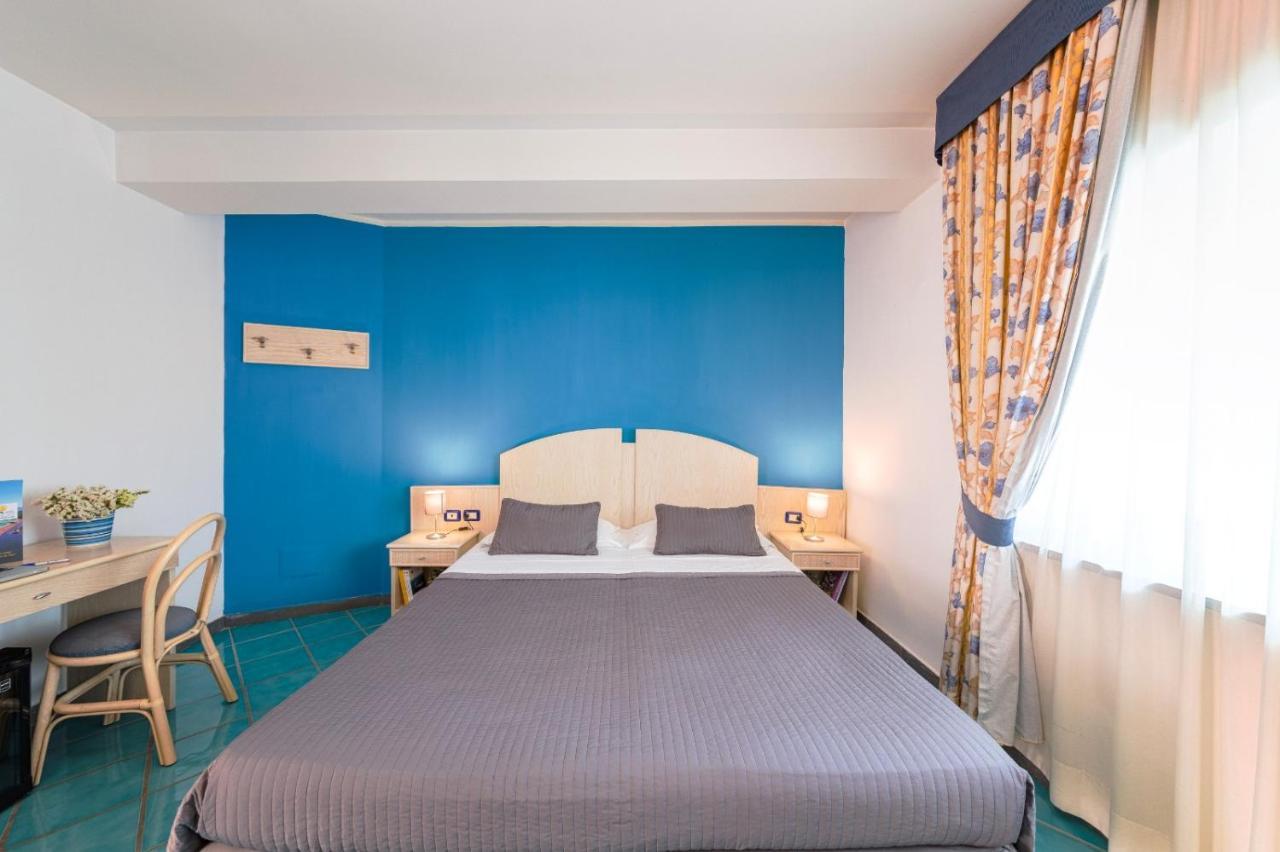 פוזולי Agave Hotel מראה חיצוני תמונה