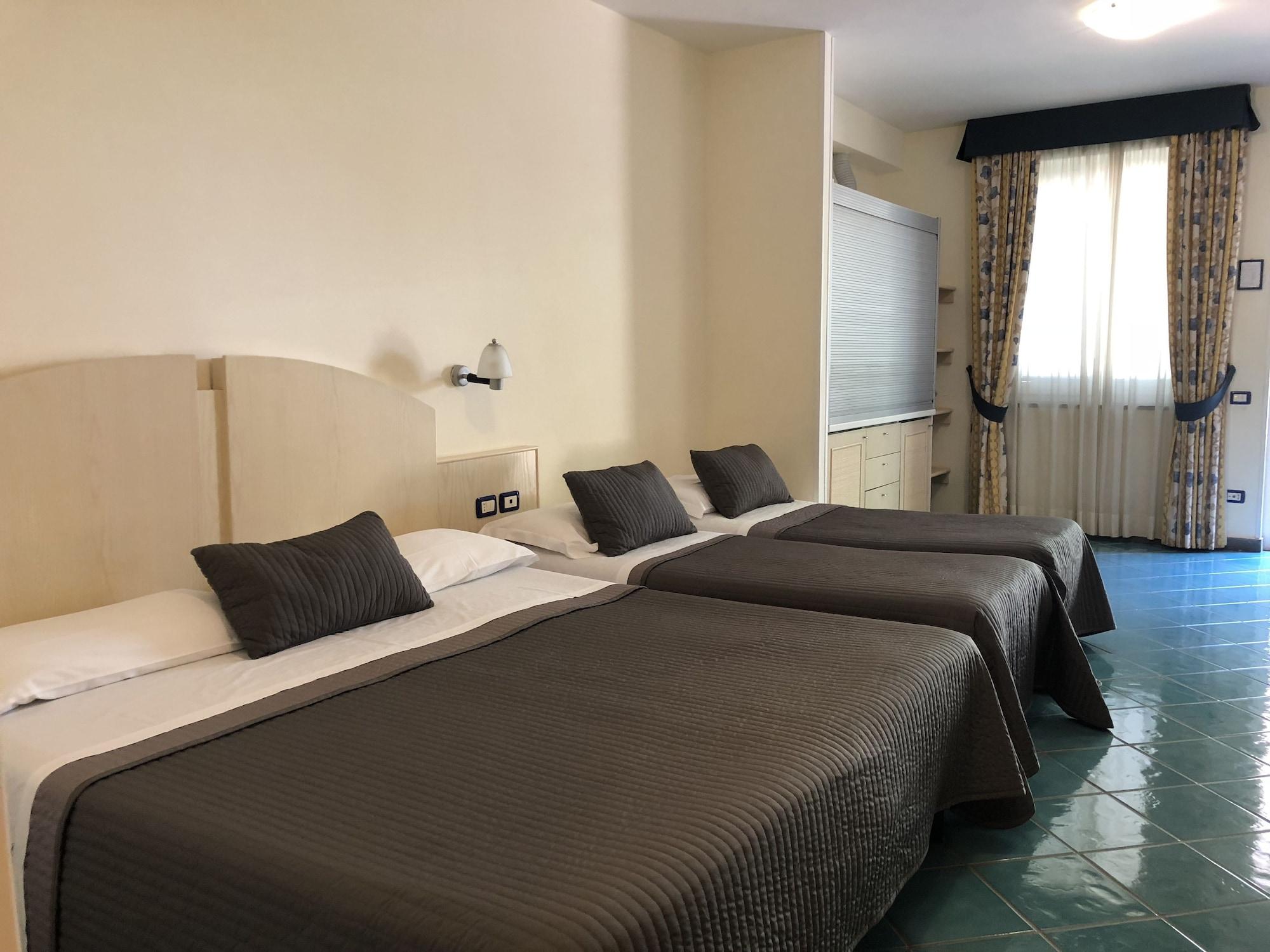 פוזולי Agave Hotel מראה חיצוני תמונה