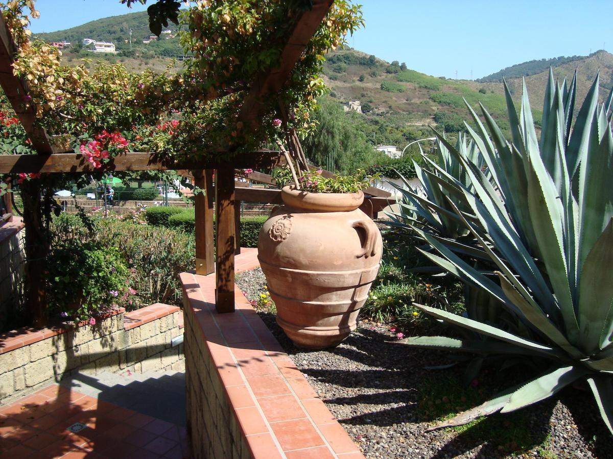 פוזולי Agave Hotel מראה חיצוני תמונה